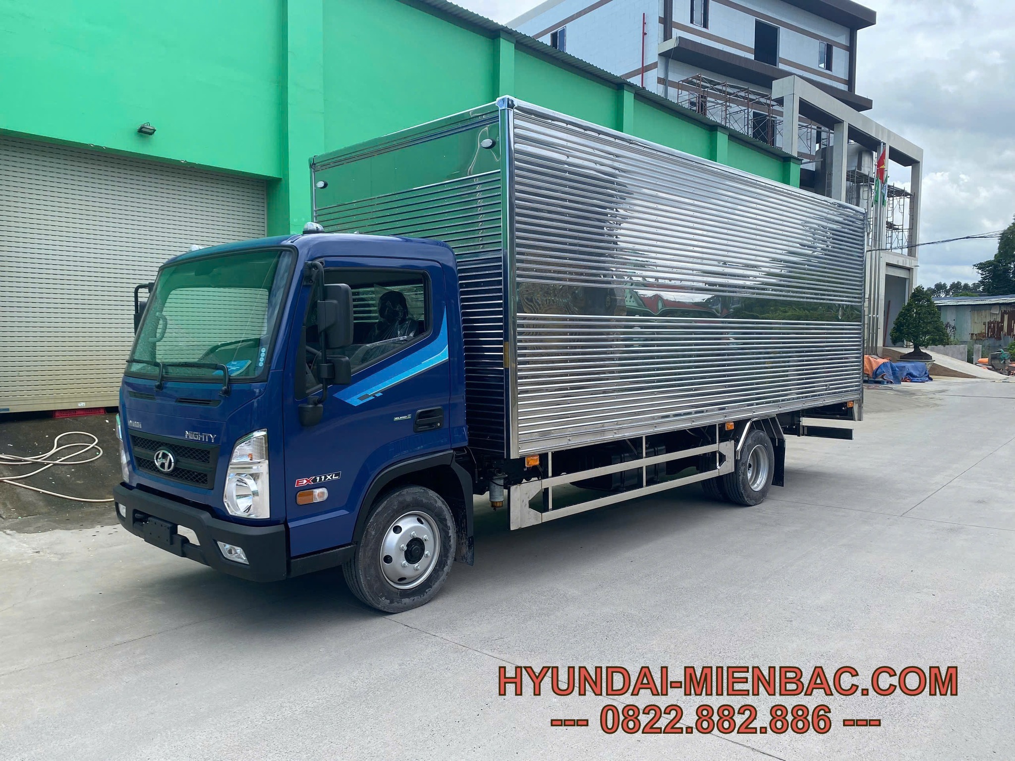 xe-tai-hyundai-mighty-ex11xl-7-tan-thung-kin-6-2-met-cabon-vuong (3)